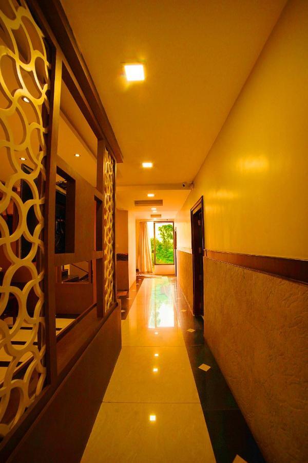 Del-679 Hotel Munnar Buitenkant foto